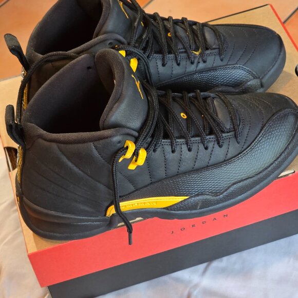Nike Air Jordan 12 Retro Shoes in Black and Taxi Colorway (Size 6.5 Mens) - Picture 8 of 10